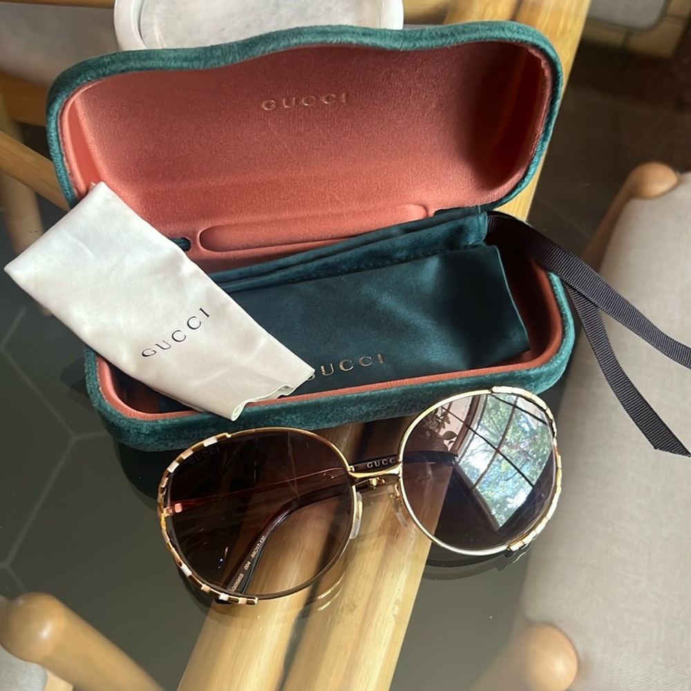 Gucci Brown Gradient Oval Sunglasses
GG0595S 004 59 - USED